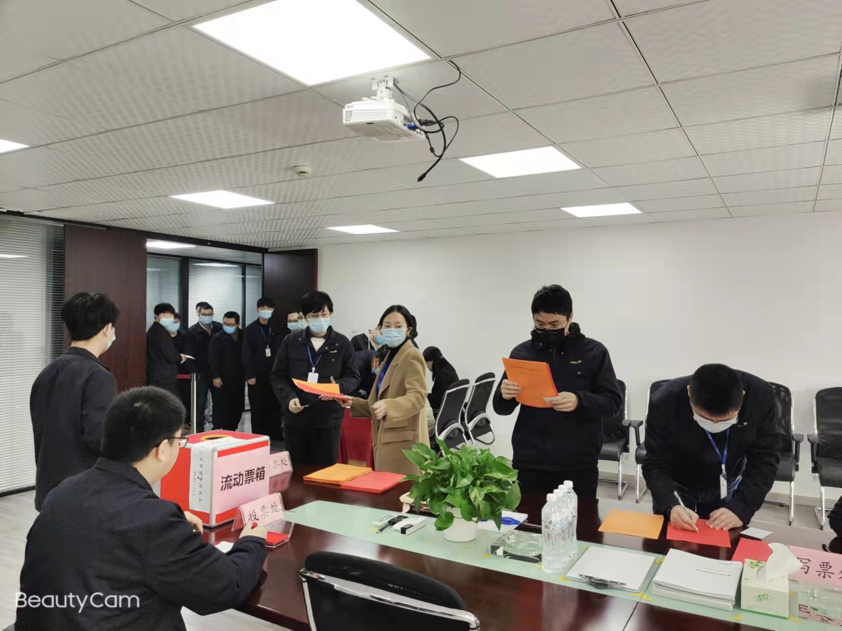 浙大新利（中国）官方顺利开展人大代表换届选举投票工作